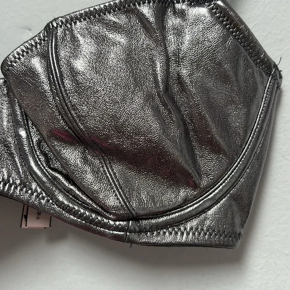 VICTORIA SECRET DREAM ANGEL SILVER LEATHER BRA SIZE 34C - Picture 3 of 6